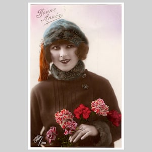 Vintage Frans meisje echte foto ansichtkaart - vrouw dame winter mode glamour handgekleurd - antieke art deco rppc wenskaart ca 1925
