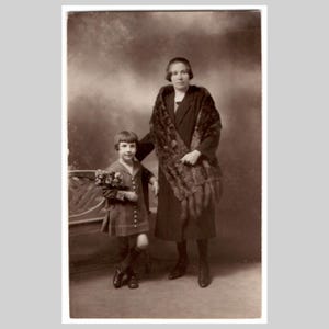 Antique French rppc - Woman lady girl mother daughter period fashion art deco dress - Vintage private real photo postcard ca 1925
