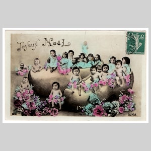 Carte postale ancienne avec plusieurs bébés - sabots surréalisme pour enfants Noël français rppc - carte de voeux vintage avec photo réelle vers 1910