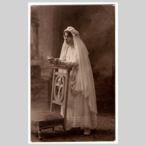 Argentinian rppc - Young girl communion confirmation religious Christian Catholic - Vintage sepia private photo card ca 1915