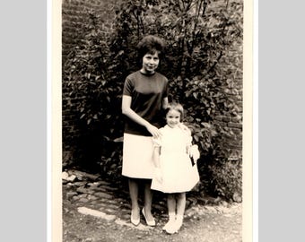 ca1955 - Mother daughter portrait girl woman - Original vintage photo photograph picture snapshot
