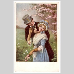 Cartolina romantica d'epoca - Coppia giocosa che dipinge un ciliegio in fiore - Antica cartolina d'auguri illustrata in litografia del 1921