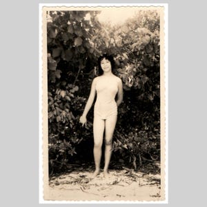 vers 1955 - Femme, plage, plage, maillot de bain, maillot de bain, maillot de bain, photo vintage originale, photo, instantané