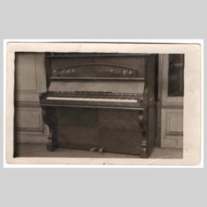 Piano rppc - Upright standing piano home interior - Vintage French private real photo postcard ca 1915