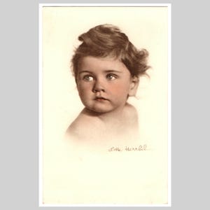 Cartolina d'epoca di Lotte Herrlich - Ritratto di una graziosa bambina, firmata dall'artista - Antica cartolina d'auguri tedesca del 1925 circa