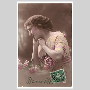 Postal antigua con foto real de una jovencita - Retrato de una bella joven pintada a mano, glamour - Tarjeta de felicitación vintage de 1913