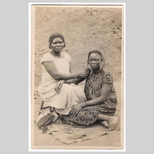 Congolese rppc - Young African women ladies hairdresser braids Belgian Congo colonial Africa - Vintage private photo postcard ca 1920