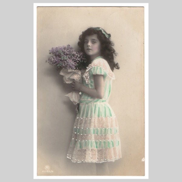 Vintage Grete Reinwald Fotopostkarte - Kleines Mädchen Porträt lange Haare Jugendstil Mode - Antike handgetönte Grußkarte 1913