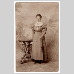 Antique French rppc - Lady woman 1910's beautiful dress fashion portrait - Vintage private real photo postcard ca 1910