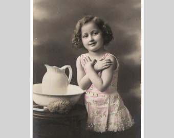 Vintage little girl postcard - Child morning wash ewer bowl wash basin - Antique hand tinted unused greeting card ca 1910