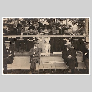 Antique French rppc - Bleachers stands with crowd people in period fashion - Vintage private old real photo postcard ca 1915