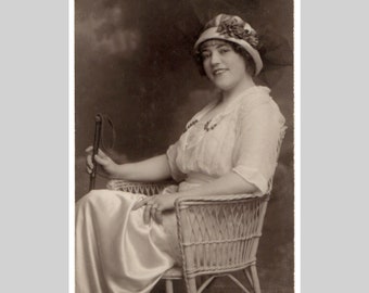 Antique rppc - Woman lady amazing period outfit hat dress sat in wicker chair - Vintage sepia private photo postcard ca 1915