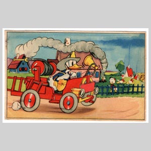 Cartão postal vintage de Walt Disney - Caminhão de bombeiros do Pato Donald - Cartão de felicitações sueco ilustrado retrô de meados do século, por volta de 1955