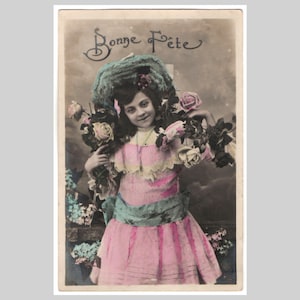 Cartolina fotografica d'epoca - Bambina con cappello, rose e fiori - Antica cartolina d'auguri francese edoardiana del 1906