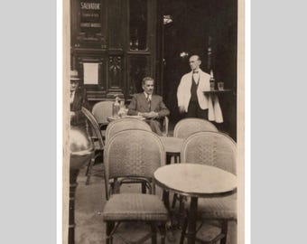Vintage rppc - French man café bar terras waiter - Vintage private real photo postcard ca1920
