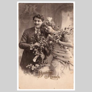 Vintage romantic real photo postcard - Sepia couple portrait art nouveau new year - Antique French rppc greeting card ca 1910