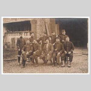 Vintage wwi echte Foto Postkarte - französische Marinesoldaten Militäruniform junge Männer - Antike rpPC Grußkarte ca 1915