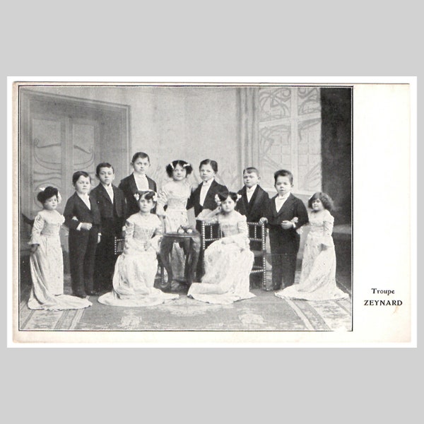 Postal de enanos vintage - Zeynard enano troupe circo freaks lilliputian sideshow little people - Tarjeta de felicitación antigua sin usar ca 1920