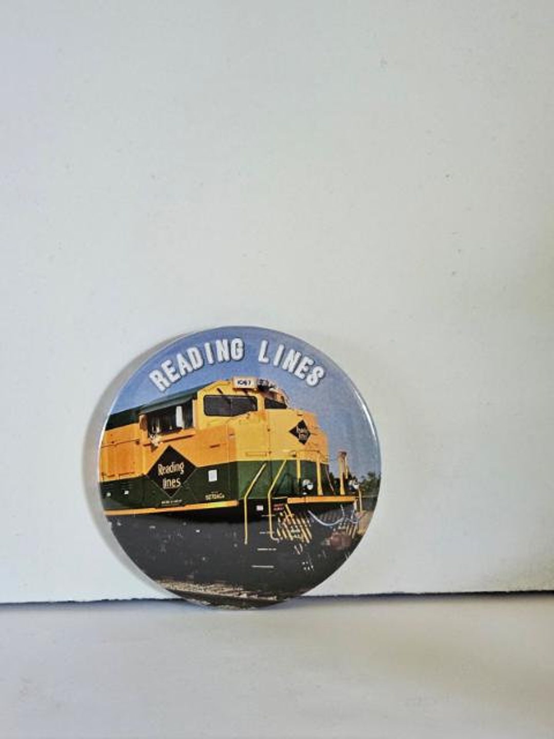 Reading Lines Logo / Heritage Locomotive Magnet - Etsy