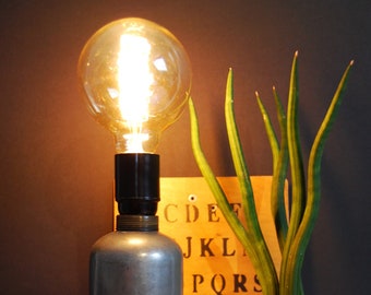 Metal table lamp