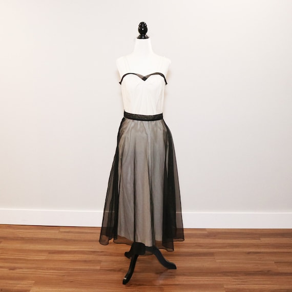 Pretty 1950s Black and White Dress