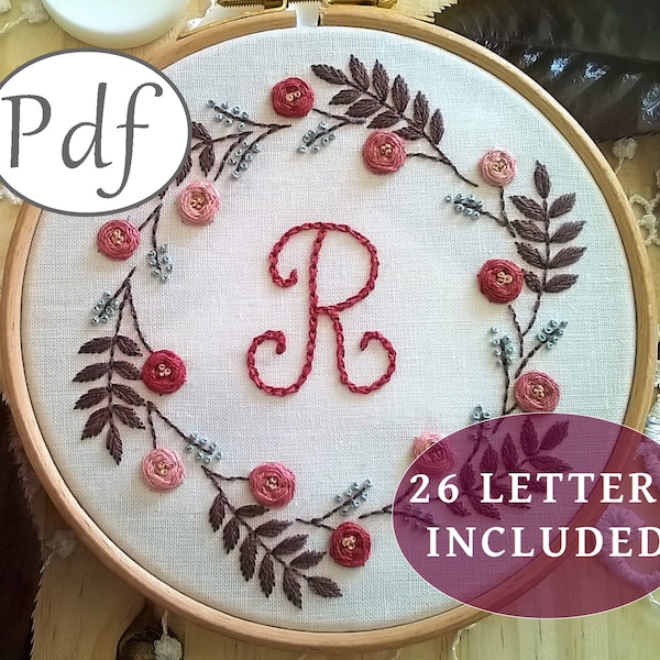 PDF motif de broderie traditionnelle : monogramme avec couronne de fleurs - Alphabet complet - tutoriel de broderie