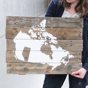 Fabriqué en Alberta, carte en bois de récupération de palette au Canada // Fabriqué sur commande