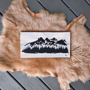 Three Sisters Sign Canmore Mountain Scene Rustic on Reclaimed Pallet Wood Mini Size White Wash Wood