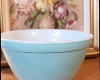 Vintage Pyrex Turquoise Mixing Bowl #401