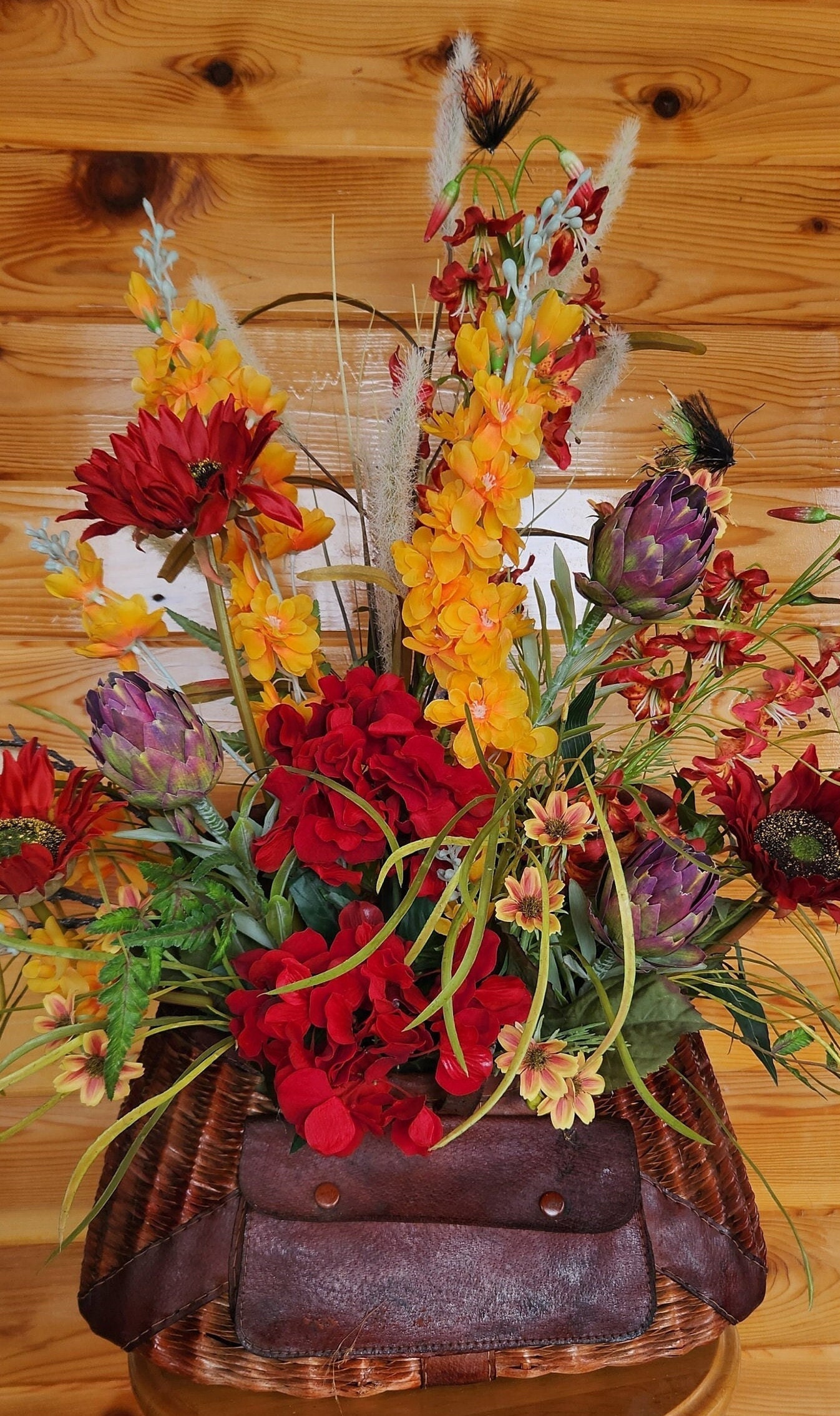 WOODLAND FISHING CREEL Floral Arrangement. This is a Rustic Looking Floral  Great for Entryway or Mantel. -  Canada