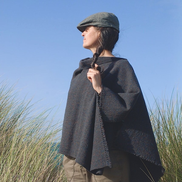 Stormy Sea Poncho handgewebt mit Shetland Schafwolle aus Schottland