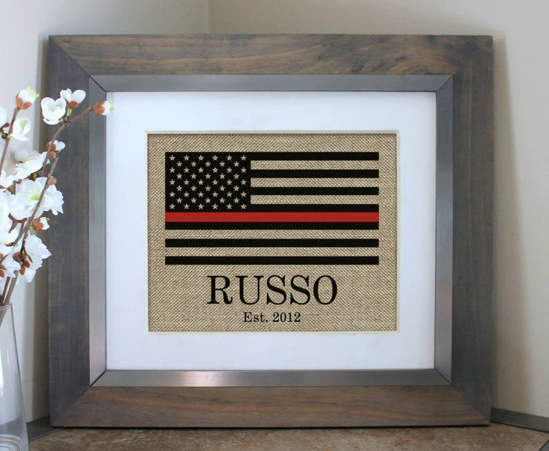 Regalo de bombero / Regalo de bombero / Línea roja delgada / Regalo de bombero / Esposa de bombero / Estampado de arpillera / Regalo del Día del Padre / Papá bombero imagen 1