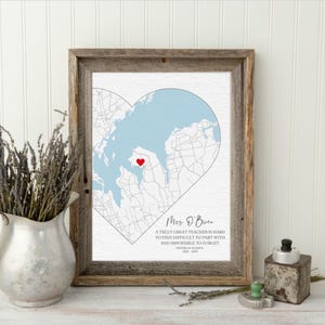 Puede incluir: Un mapa imprimible en forma de coraz&oacute;n con un coraz&oacute;n rojo en el centro. El texto dice "Un gran maestro es dif&iacute;cil de encontrar, dif&iacute;cil de dejar y imposible de olvidar." El texto tambi&eacute;n incluye "Miss O'Buen" y "Franklin School 1997-2000".