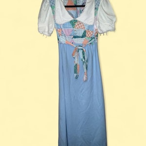 vestido largo de poliéster con retazos estilo años 70