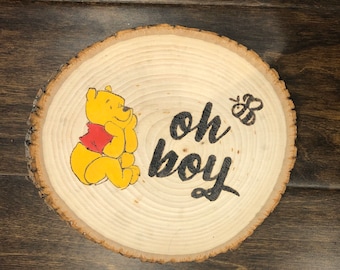 くまのプーさんにインスパイアされたウッドバーニングアート「Oh boy」