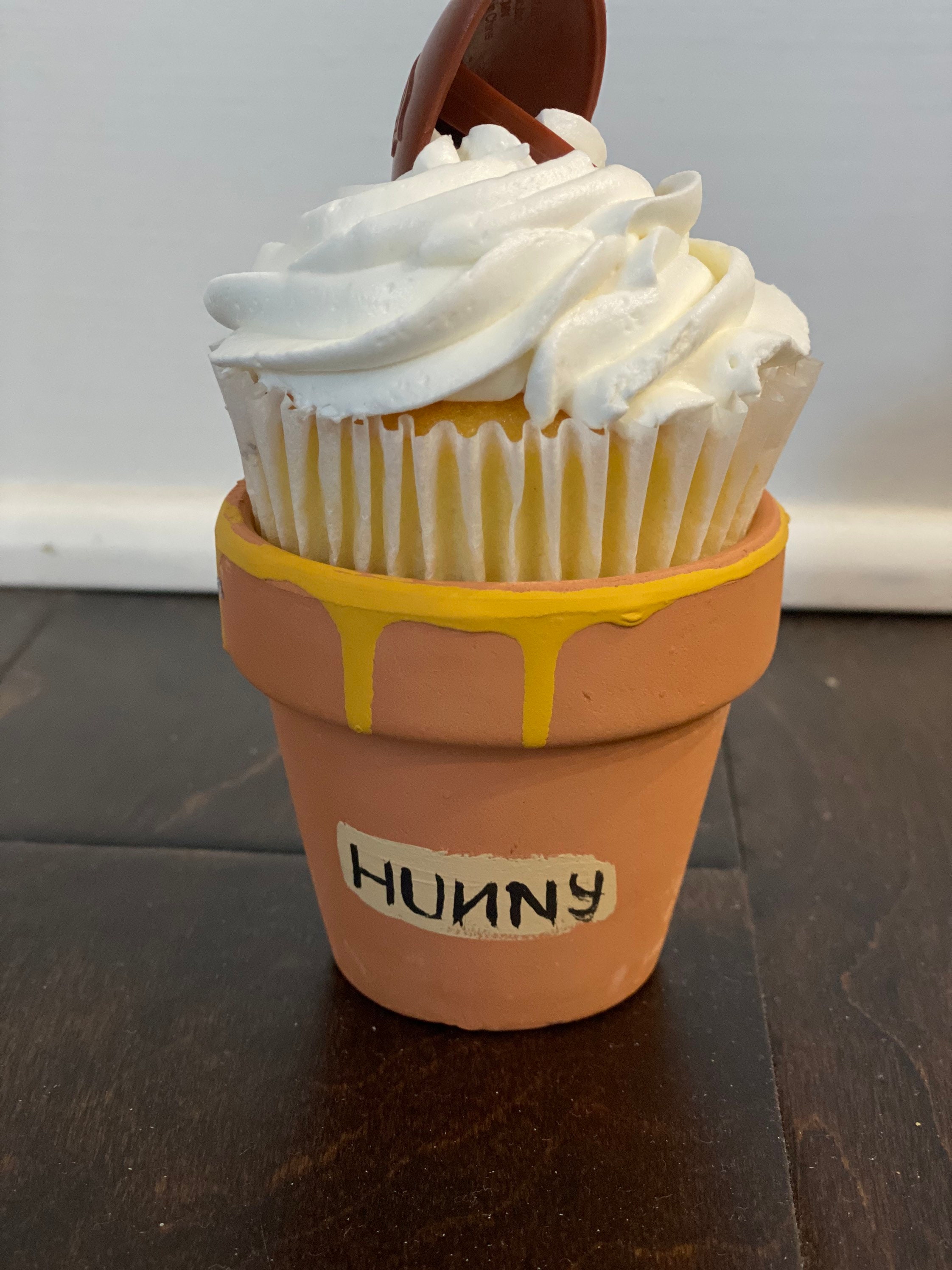 Spelable 6 Pack Winnie Honey Pot, for Cupcake, Party Favor, Planter, Winnie  Party Favor for Baby Shower 1st Birthday Party Decoration Hunny Pot the