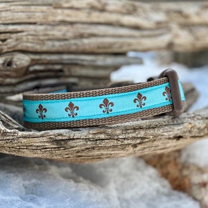 Collar para perros Fleur de Lis - Regalos Fleur de Lis - Regalos de Nueva Orleans - Regalos para amantes de los perros - Regalos para amantes de las mascotas - Collares azules para perros