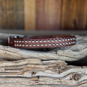 Nieten Hundehalsband Braun - 3/4 &quot;breites Leder Hundehalsband - Biker Liebhaber Geschenke - Nieten Braunes Hundehalsband - Geschenke für Hundeliebhaber - Hundehalsbänder