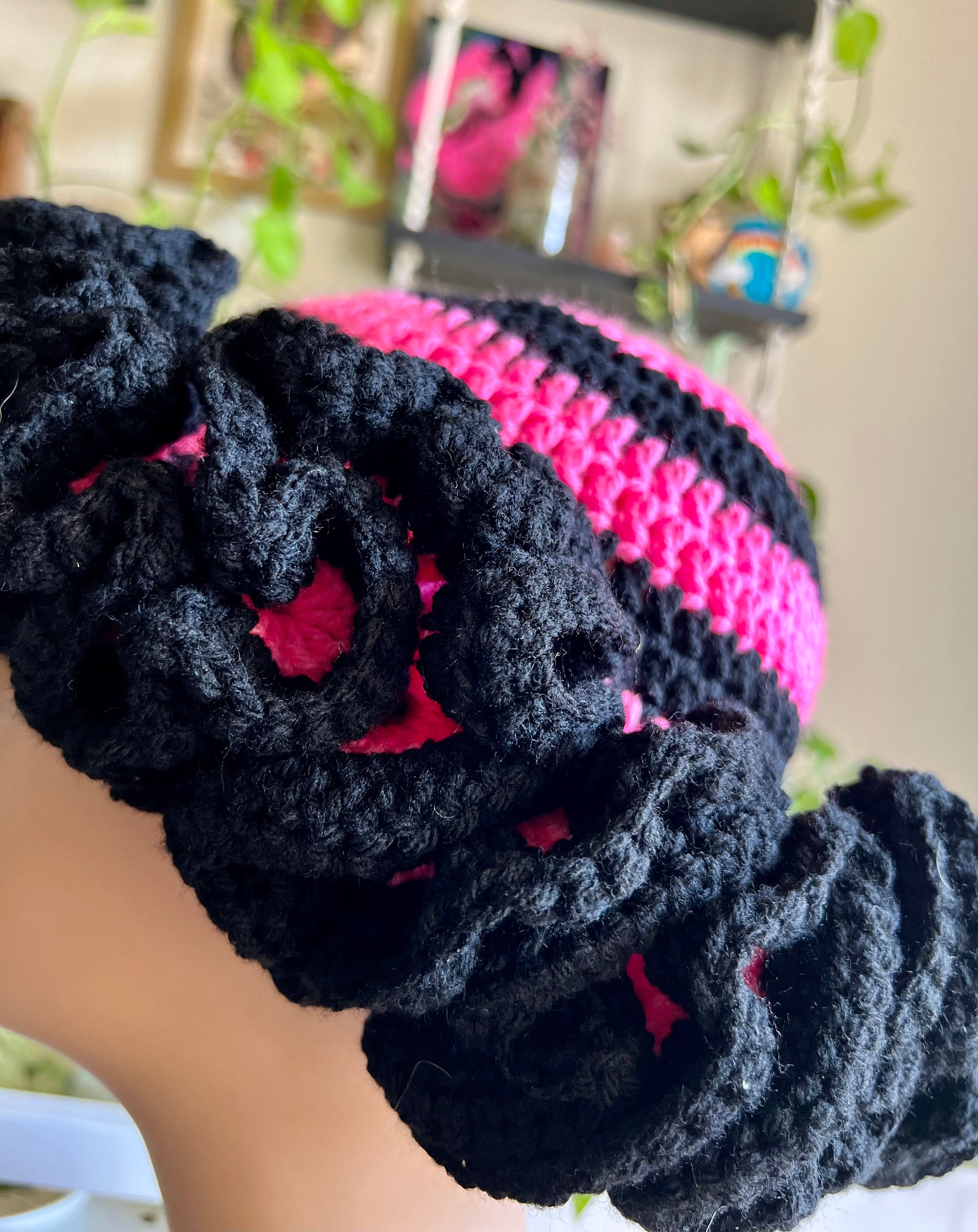 Blooming Ruffle Bucket Hat , Pink and Black , Hair  display picture 1
