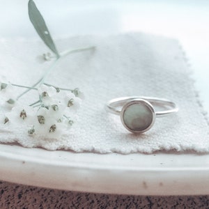 Sterling Silver Black Lip Mother of Pearl Ring Semi Precious Bridesmaid Mother of Pearl Gifts For Her Ocean Inspired Nature image 2