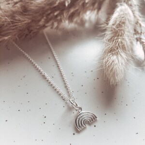 Collar arcoíris de plata de ley / Plata de ley o vermeil de oro / Joyería arcoíris / Regalo personalizado / Esperanza / Amuleto de la suerte