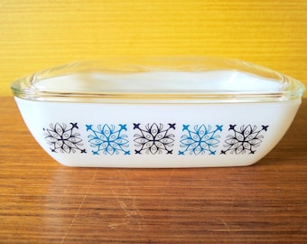 Beurrier avec couvercle Jaj Pyrex Chelsea années 60 avec couvercle / vintage / motif bleu flocon de neige