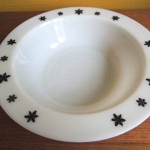Stara szklanka do mleka Jaj Pyrex: wzór płatka śniegu z lat 60.