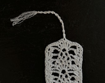 Pineapple Lace Crochet Bookmark