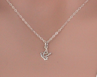 Bird necklace sterling silver - sterling silver bird - Small dove bird necklace - flying bird necklace - Dove love bird - Necklace for women