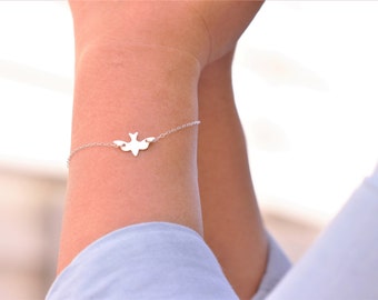 Bird Bracelet - SOAR Bird Bracelet - Delicate Minimal Bracelet - Stacking Bracelet - Personalized bird bracelet - daughter gift form mom