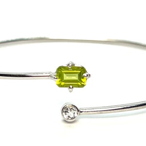 Pulsera de plata de ley con peridoto y topacio blanco. Envío gratis.