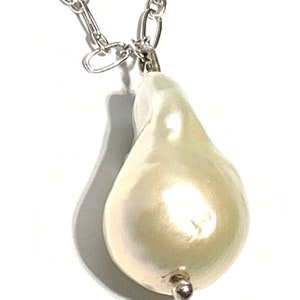 Freshwater pearl sterling silver pendant