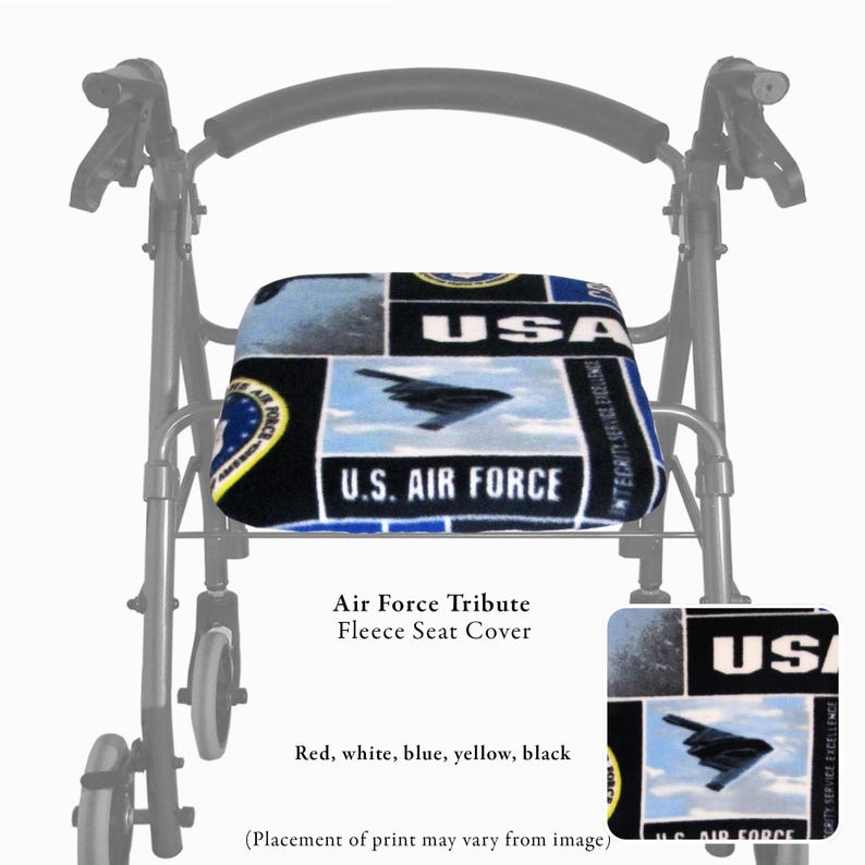 Puede incluir: Una funda de asiento de forro polar para andador con un dise&ntilde;o de la Fuerza A&eacute;rea de EE. UU. en negro, azul, blanco y amarillo. La tela muestra im&aacute;genes de aviones militares, el texto U.S. AIR FORCE y USA en un patr&oacute;n de bloques.
