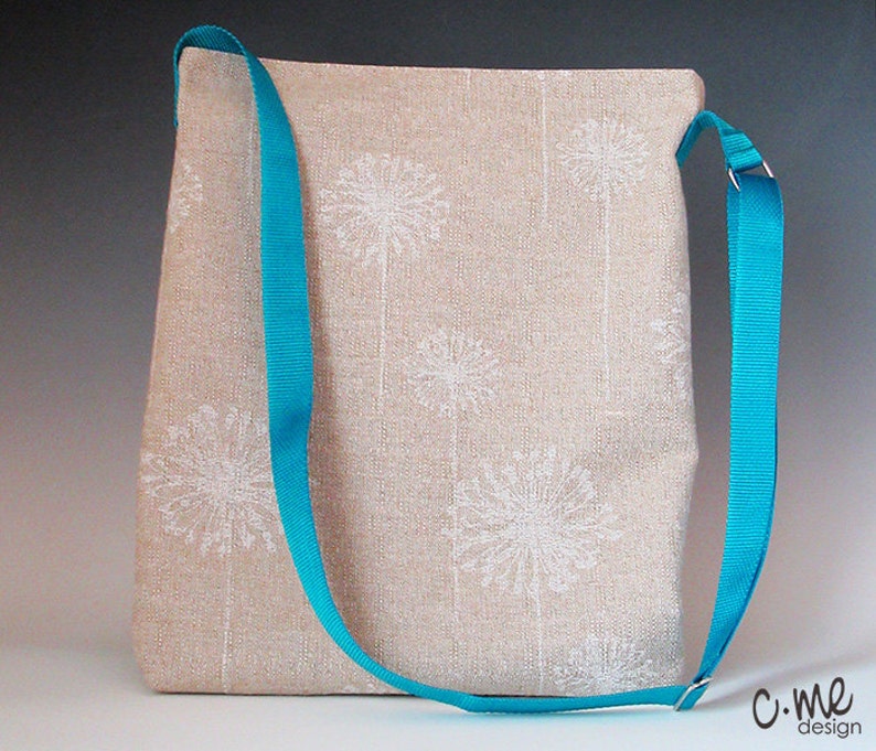 beige textured fabric Dandelion shoulder tote bag
